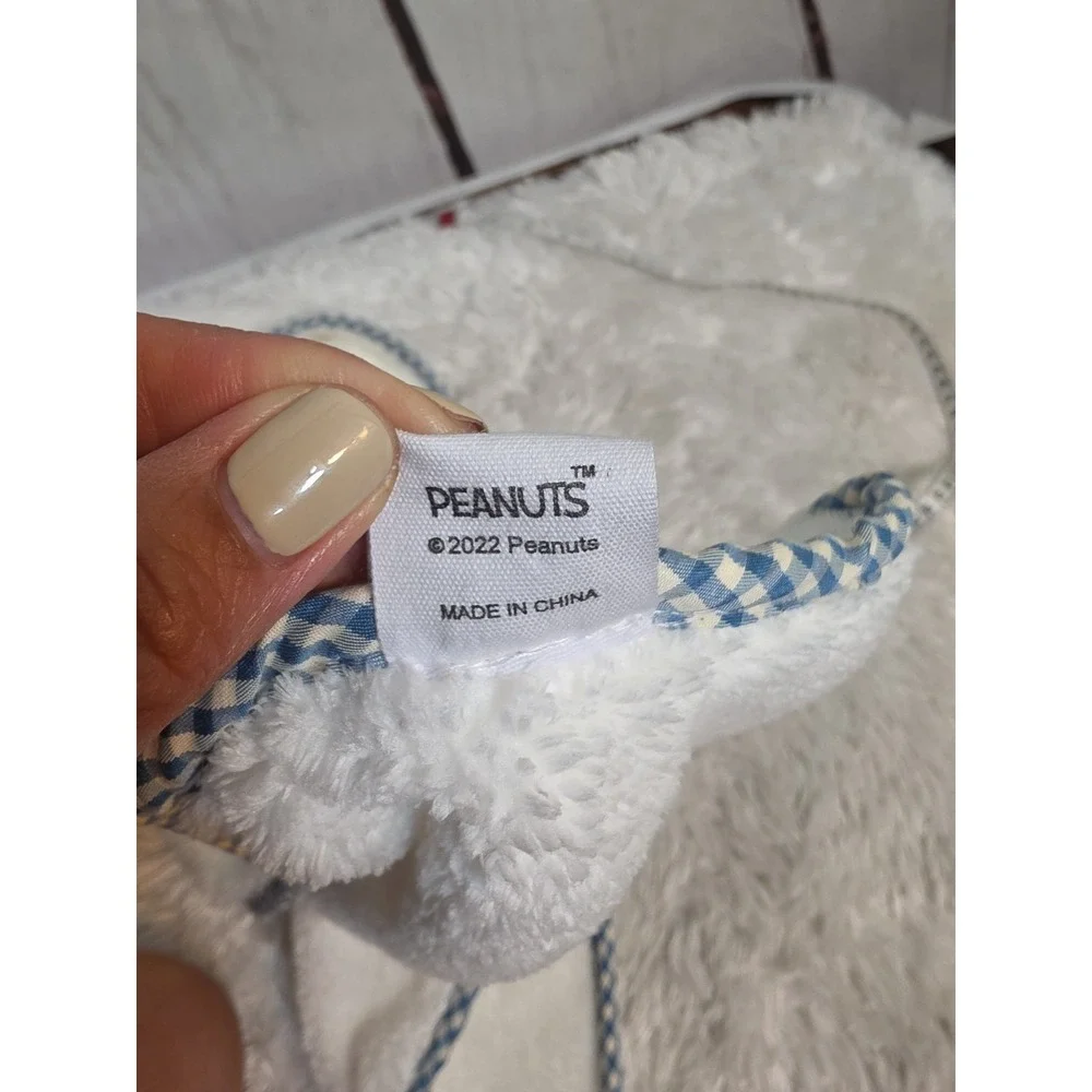 Peanuts Snoopy White Plush Bath Towel Blue Gingham Trim 2022 35x18